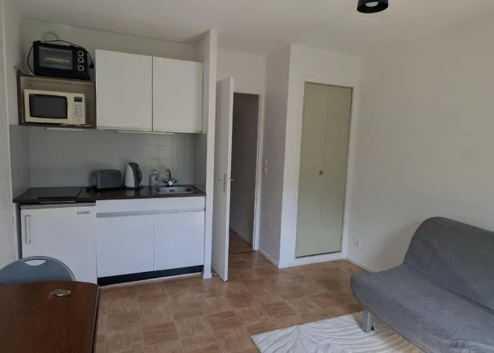 Cosy Anemone * Bagneres-de-Luchon